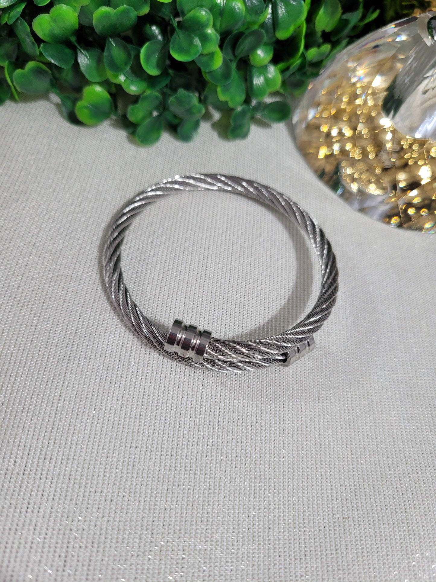 Pulsera Bangle Entrelazada